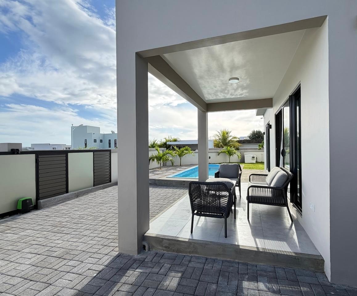 Luxurious Villa For Rent in Ruisseau Palmyre, Flic en Flac