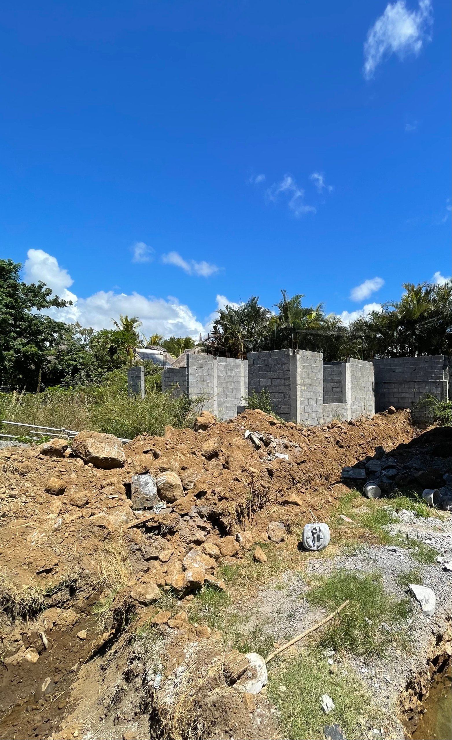 Unfinished House for Sale in Bain Bœuf – 2 Minutes Walk to the Beach