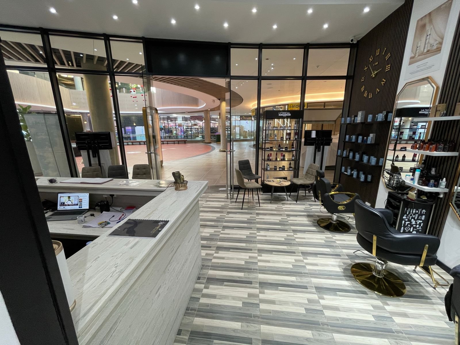 WhatsApp Image 2025-08-26 at 3.05.51 PM Beauty Parlour & Spa Business For Sale – Centre of Mauritius