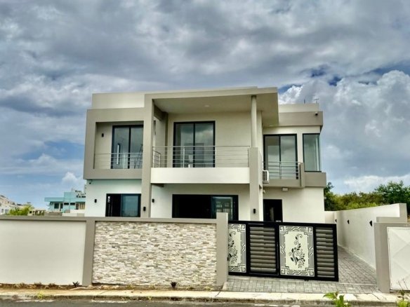 Luxurious Villa For Rent in Ruisseau Palmyre, Flic en Flac