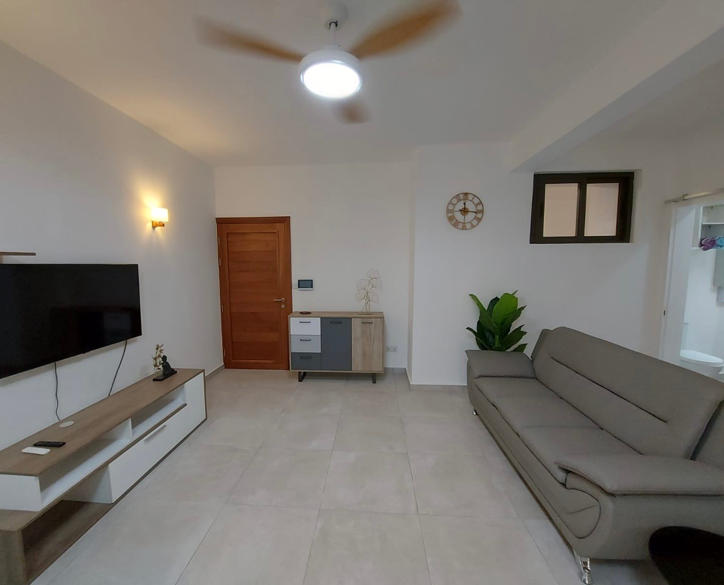 33af669e-33ea-4285-8e42-9197b69f67ef Modern 1-Bedroom Apartment for Sale in Quatre Bornes, Mauritius
