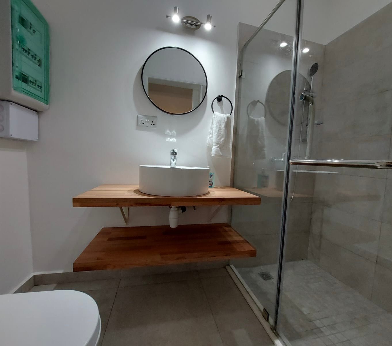 4467bc42-d1b7-433d-b892-94d6b93d4613 Modern 1-Bedroom Apartment for Sale in Quatre Bornes, Mauritius