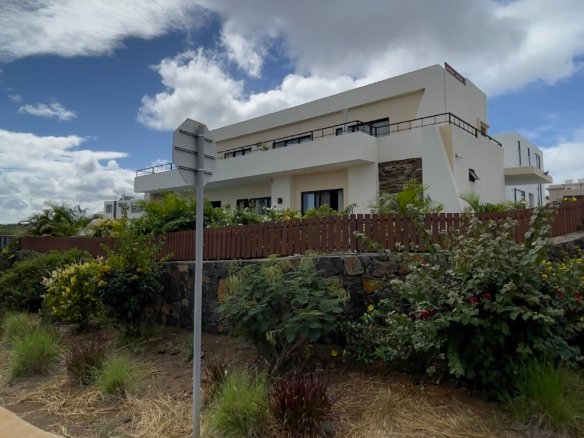 Luxurious Villa for Sale in Jardin d’Anna-2, Flic en Flac, Mauritius