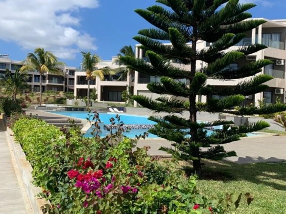Beachfront 3-Bedroom Apartment for Rent in Flic en Flac, Mauritius – Luxury Coastal Living