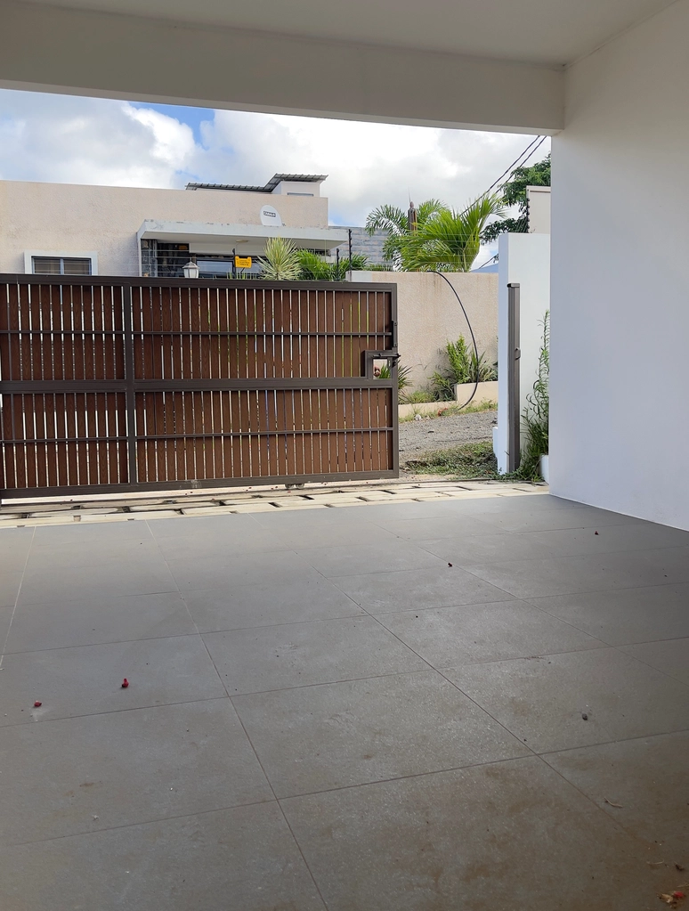 22feaa53-b061-4cb3-ab6d-1d532b0b4cc1 Elegant Duplex For Sale in Grand Baie, Mauritius