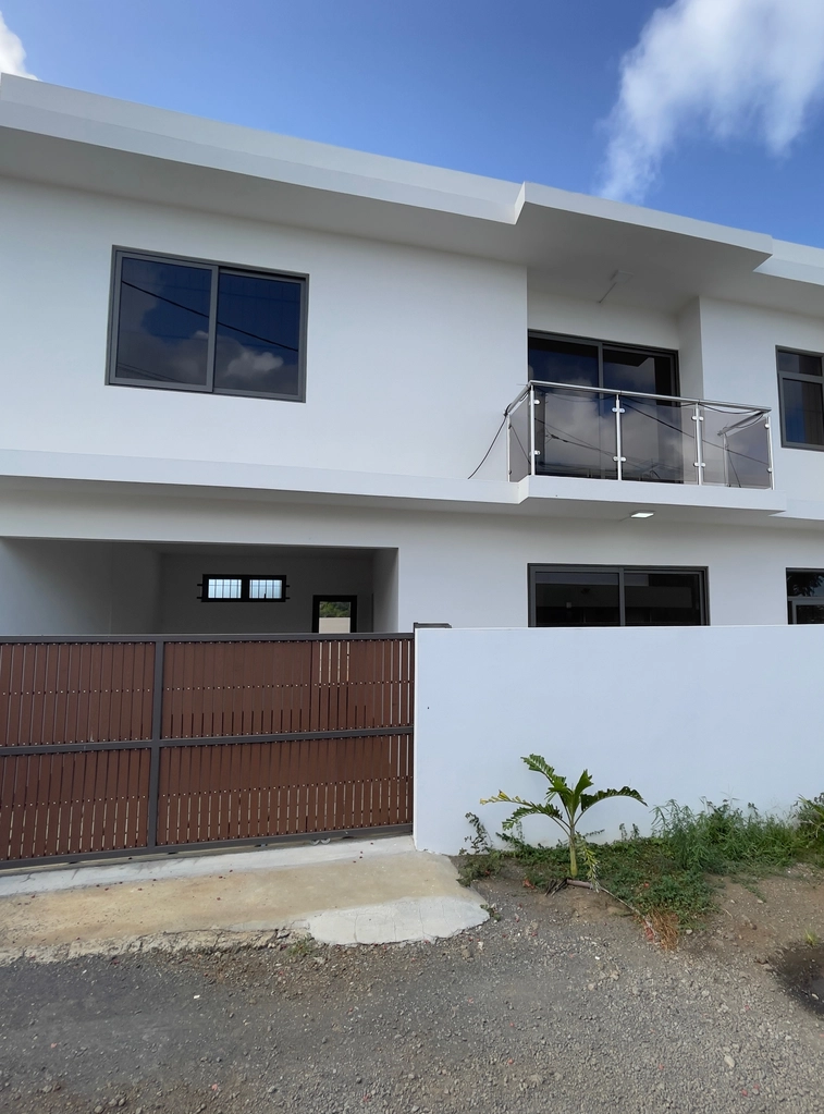 d2a00a8b-886e-4cdd-b219-d906b234e875 Elegant Duplex For Sale in Grand Baie, Mauritius